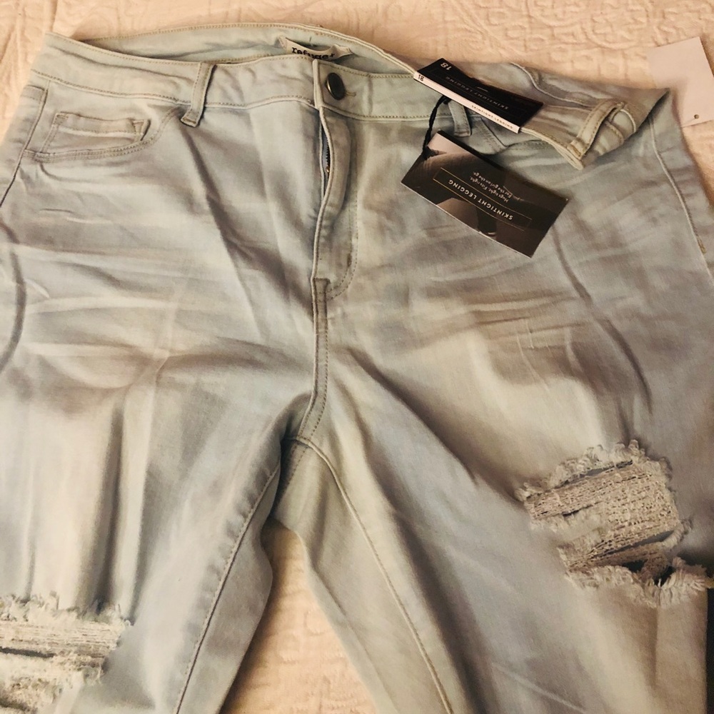 Refuge + Jeans Charlotte Russe